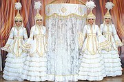 шанырак с сопровождением