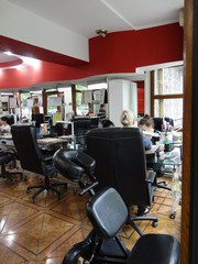 Продам высокорентабельный салон красоты в центре Алматы,  срочно