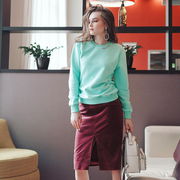 Свитшот нежно метолового цвета с принтом. Нанесение на свитшот,  нежно 